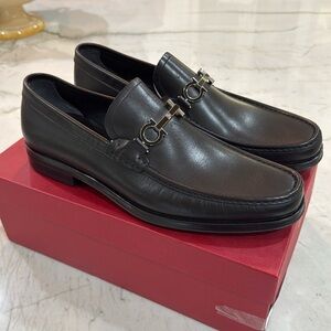 Salvatore Ferragamo Parigi Leather Loafers - EE Wide - Nero Calf - 0358405 (J3)